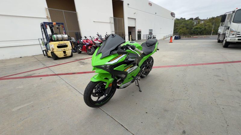 Used 2025 Kawasaki NINJA 500 KRT SE ABS Image 5