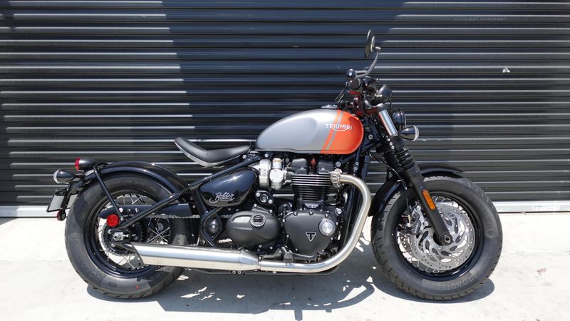 New 2025 Triumph Bonneville Bobber Euro 5a Base 
