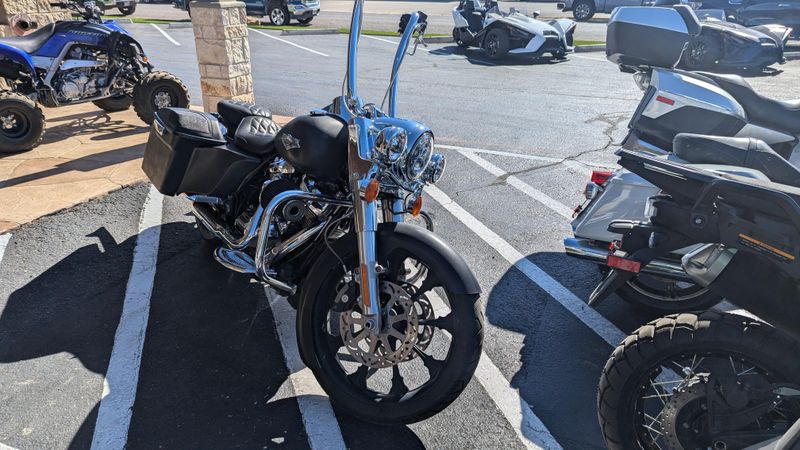 2019 HARLEY ROAD KING BASEImage 5