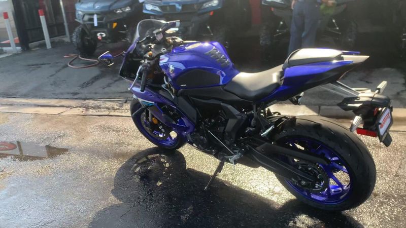 Used 2025 Yamaha YZF-R7 CA Image 7