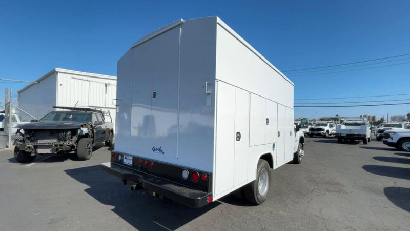 2024 Chevrolet Silverado 3500HD CC Work TruckImage 9