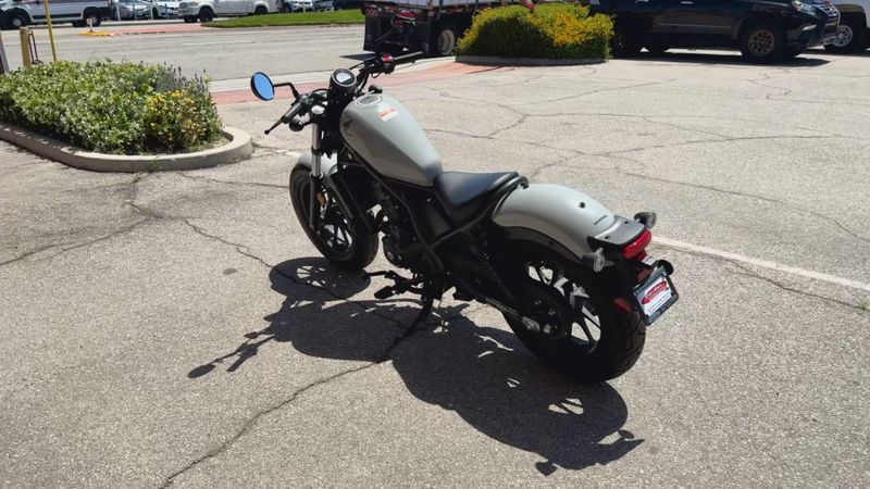 New 2026 Honda REBEL 300 E-CLUTCH Image 2
