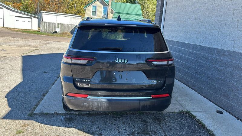 Used 2023 Jeep Grand Cherokee L LimitedImage 4