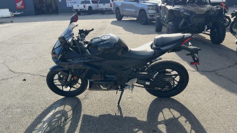 Used 2026 Yamaha YZF-R3 ABS CA Image 5