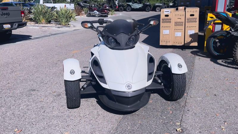 Used 2014 Can-Am RD SPYDER RS 991 SE5 WP 14 CALI Image 7