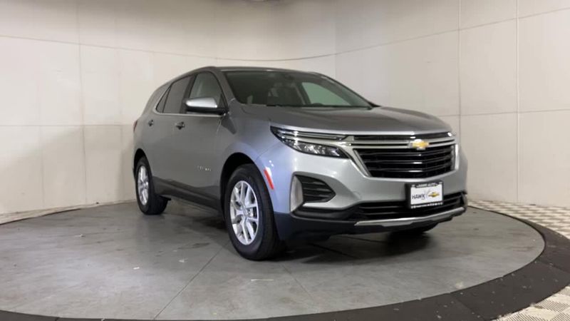 2023 Chevrolet Equinox LT photo 2
