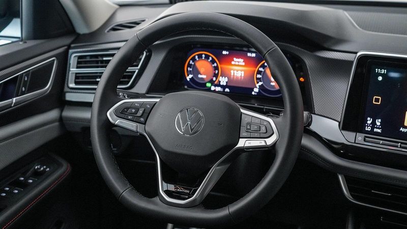New 2025 Volkswagen Atlas 2.0T Peak EditionImage 15