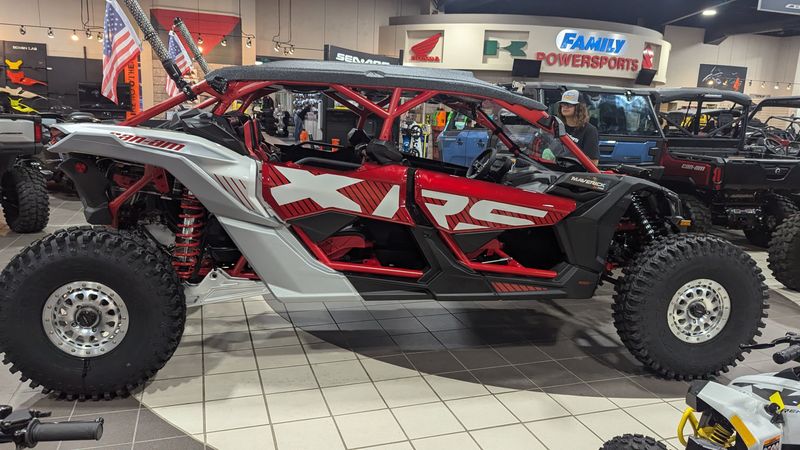 2025 Can-Am MAVERICK MAX XRS 72 TURBO RR FIERY RED AND HYPER SILVERImage 1