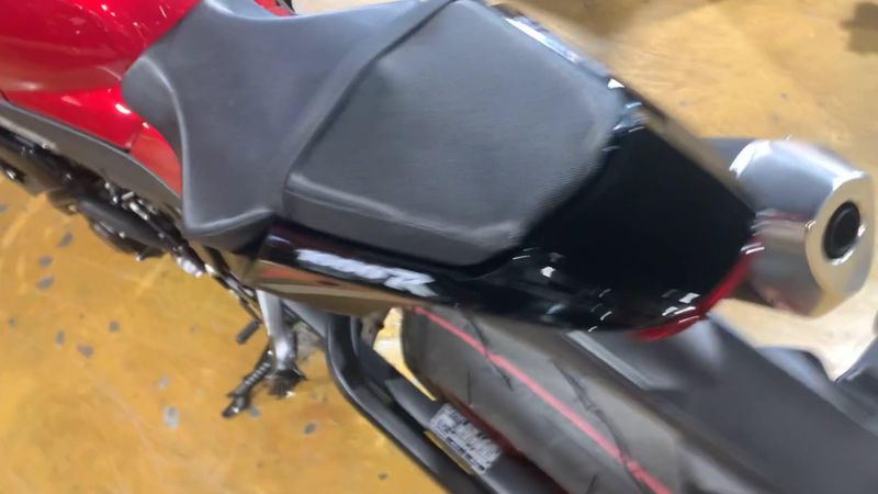 New 2025 Suzuki GSX-R1000R Image 7