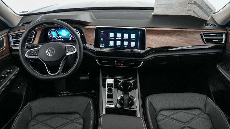 2025 Volkswagen Atlas 2.0T SE w/TechnologyImage 13