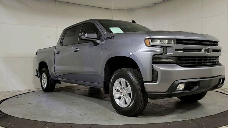 2021 Chevrolet Silverado 1500 RST photo 2