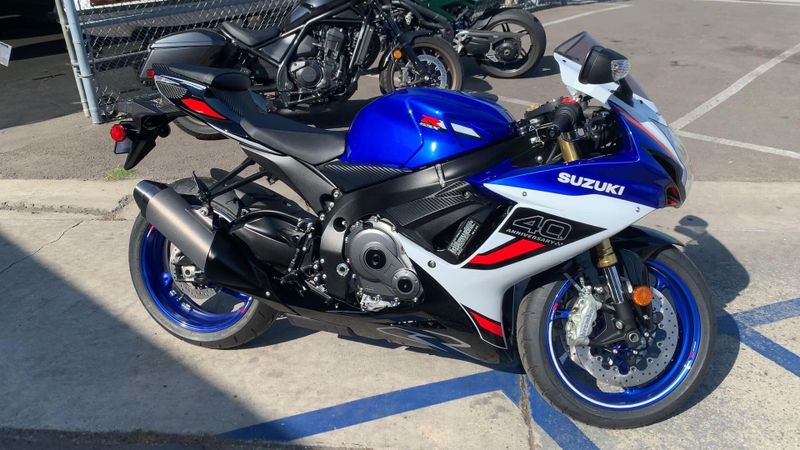 New 2026 Suzuki GSX-R750Z 40TH ANNIVERSARY EDITION Image 4