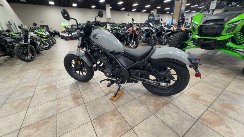 New 2026 Honda REBEL 300 E-CLUTCH Image 6