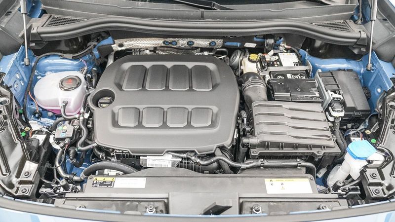 New 2025 Volkswagen Tiguan 2.0T SEImage 12