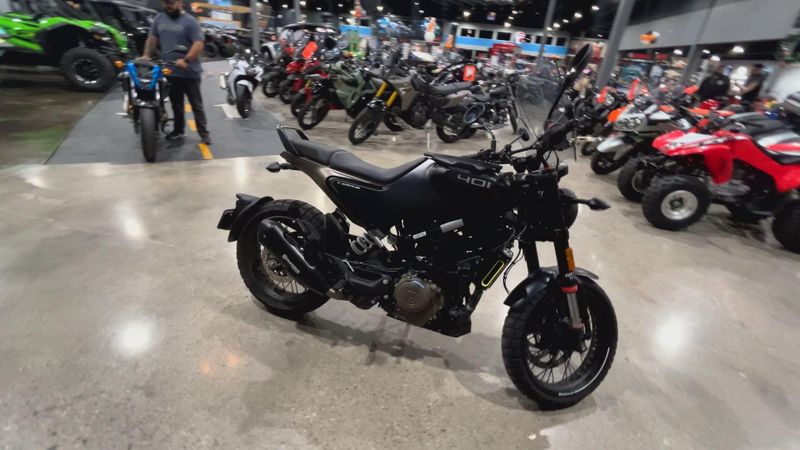 Used 2023 Husqvarna SVARTPILEN 401 Image 9