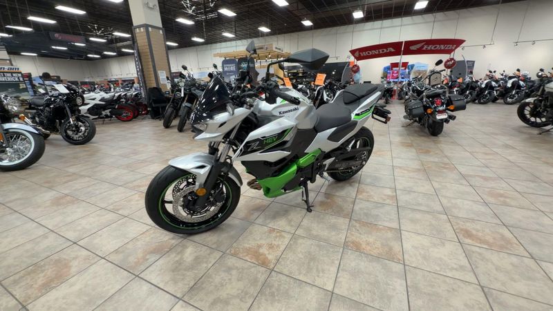 New 2024 Kawasaki Z7 HYBRID ABS Image 5