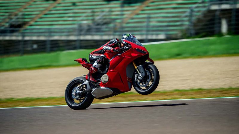 2025 Ducati Panigale V4 SImage 2