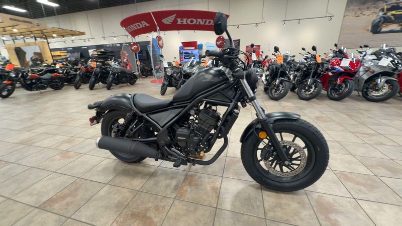 New 2026 Honda REBEL 300 E-CLUTCH Image 2