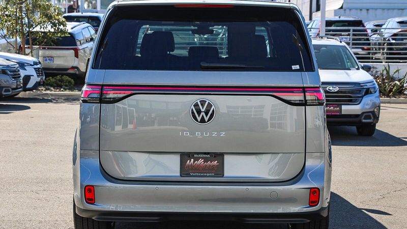2025 Volkswagen ID. Buzz Image 3