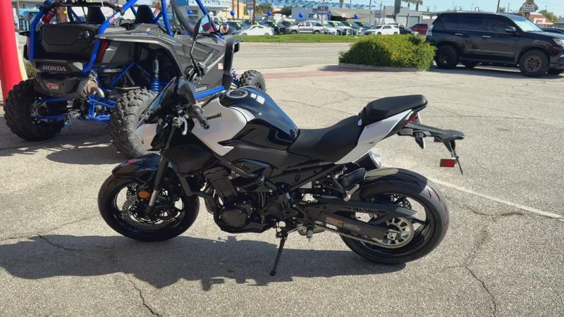 New 2026 Kawasaki Z900 ABS Image 9