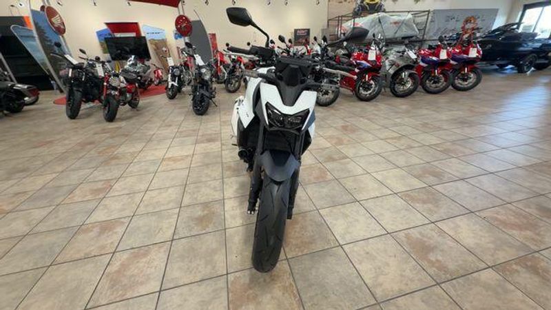 New 2025 Honda CB750 HORNET Image 7