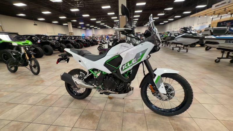 New 2026 Kawasaki KLE500 SE ABS Image 2
