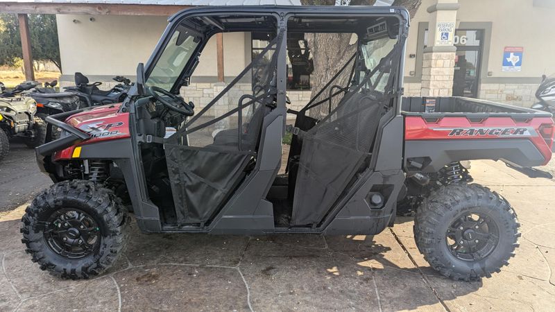 2025 Polaris RANGER CREW XP 1000 PREMIUM SUNSET REDImage 1