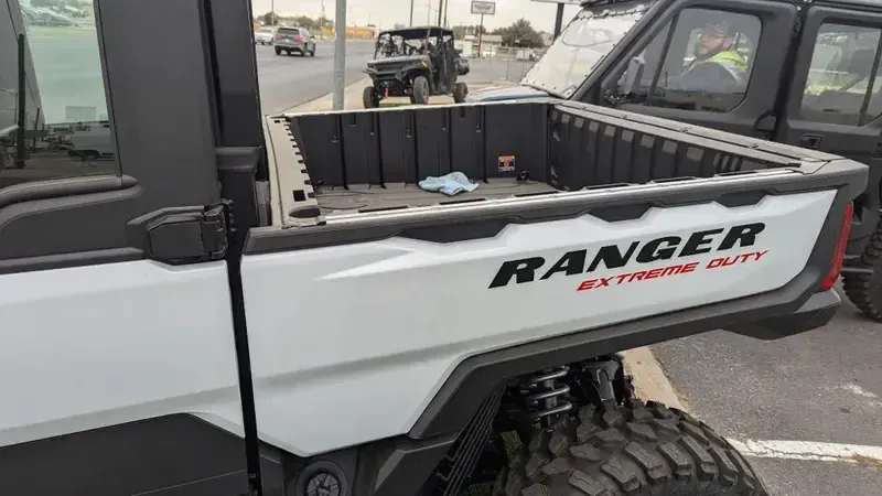 2025 Polaris RANGER CREW XD 1500 NORTHSTAR EDITION ULTIMATE GHOST WHITE METALLIC SMOKEImage 7