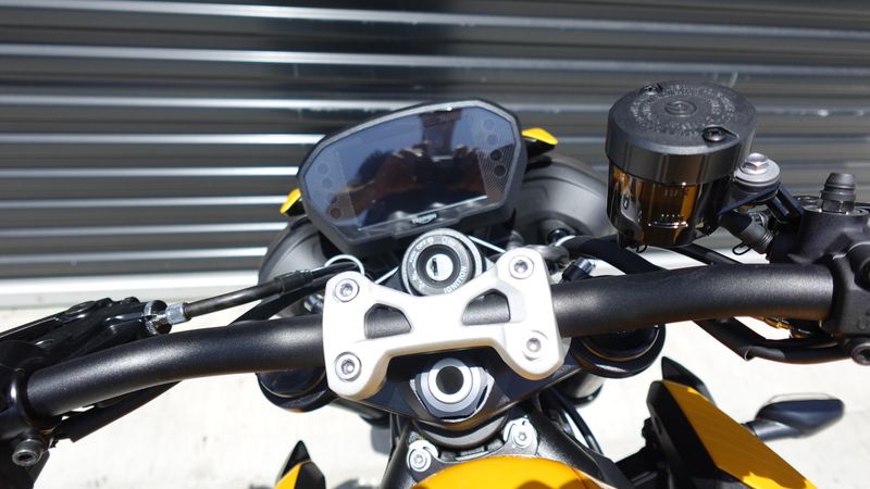 New 2025 Triumph Street Triple 765 RS 