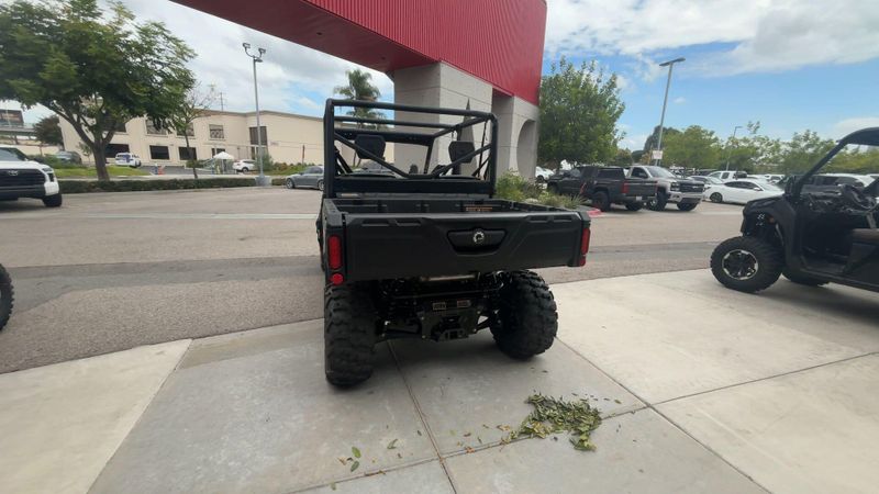 New 2026 Can-Am DEFENDER MAX DPS HD9 Image 6