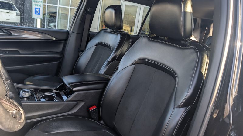 Used 2021 Jeep Grand Cherokee L AltitudeImage 15