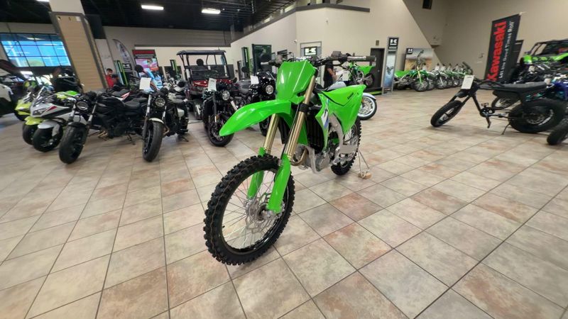 New 2027 Kawasaki KX250F Image 4