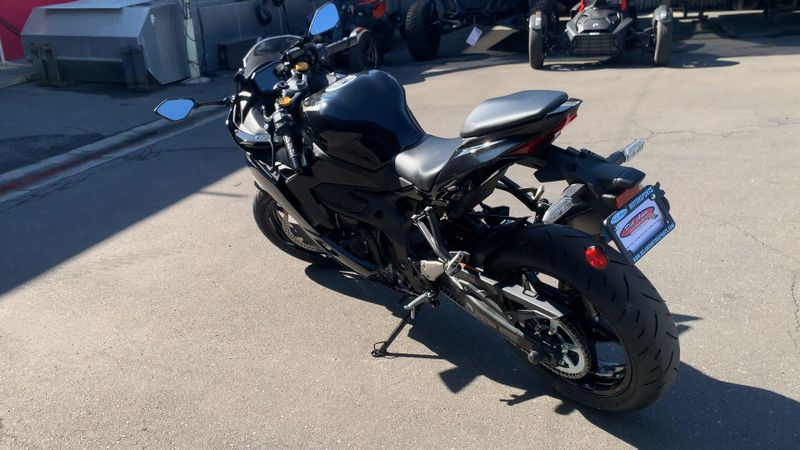 New 2026 Kawasaki NINJA ZX-4R ABS Image 2