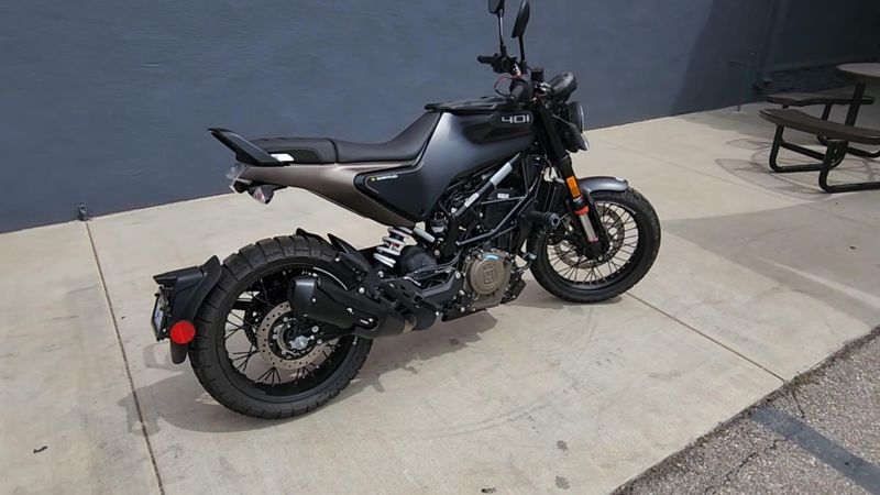 Used 2023 Husqvarna SVARTPILEN 401 Image 4