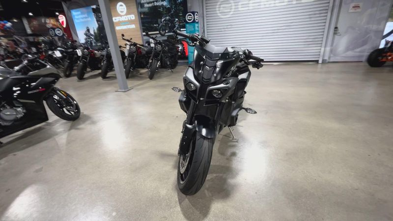 2019 Yamaha MT-10 Image 3