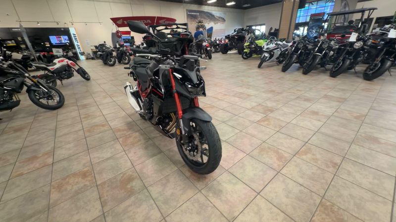 New 2026 Honda CB750 HORNET E-CLUTCH Image 3