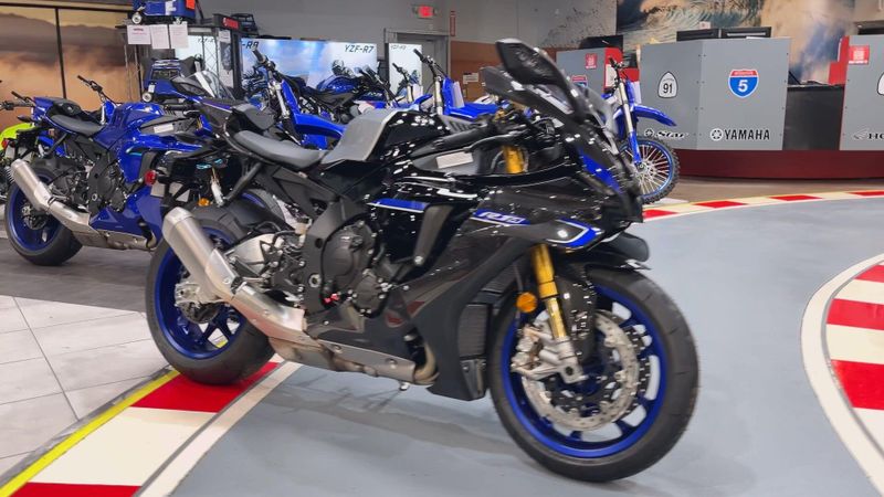 New 2026 Yamaha YZF-R1M Image 6