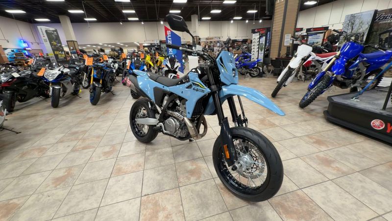 New 2025 Suzuki DR-Z4SM Image 3