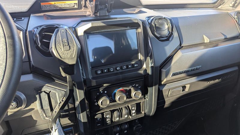 2025 POLARIS RANGER CREW XD 1500 NORTHSTAR EDITION ULTIMATE GHOST WHITE METALLIC SMOKE in a GHOST WHITE METALLIC SMOKE exterior color. Family PowerSports (877) 886-1997 familypowersports.com 