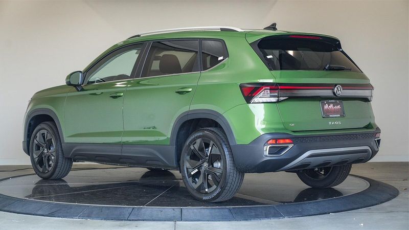 New 2025 Volkswagen Taos 1.5T SEImage 2