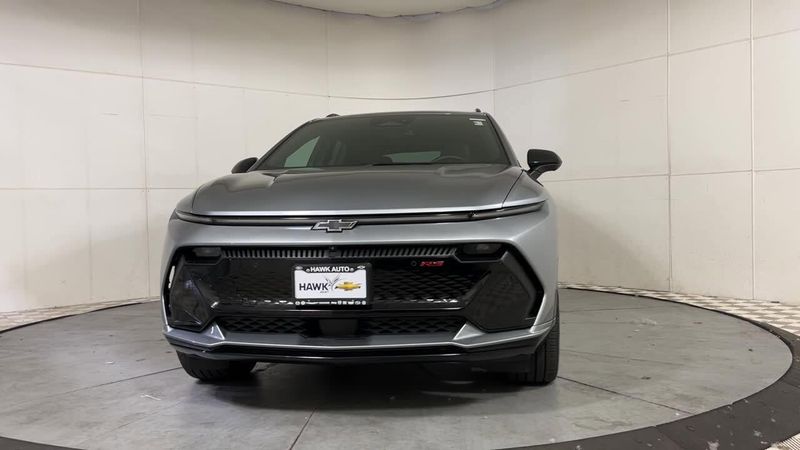 2024 Chevrolet Equinox EV 3RS photo 3