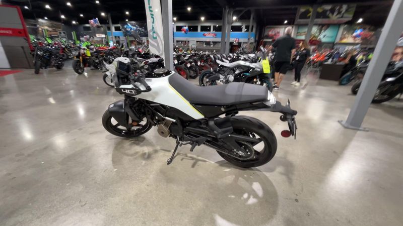 Used 2024 Husqvarna VITPILEN 401 Image 6