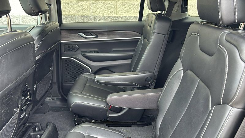 2022 Jeep Grand Cherokee Limited photo 9