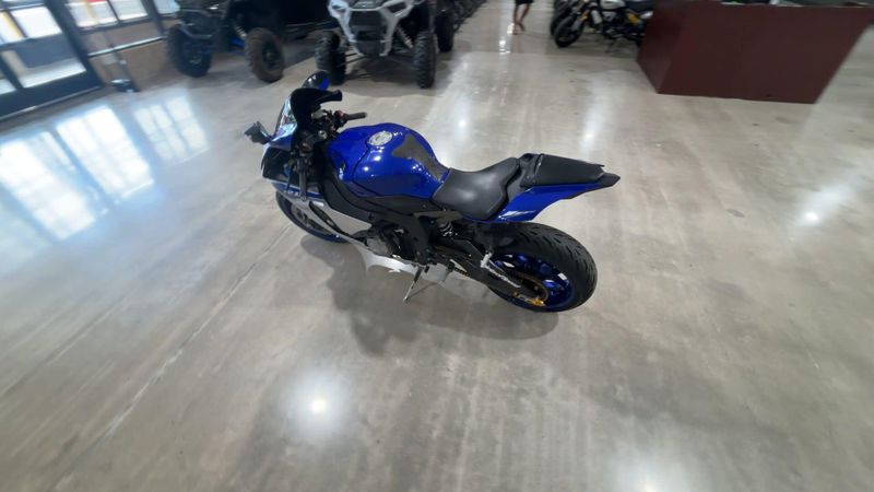 Used 2015 Yamaha YZF-R1 Image 9