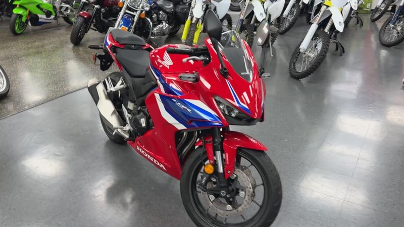 Used 2025 Honda CBR500R Image 4