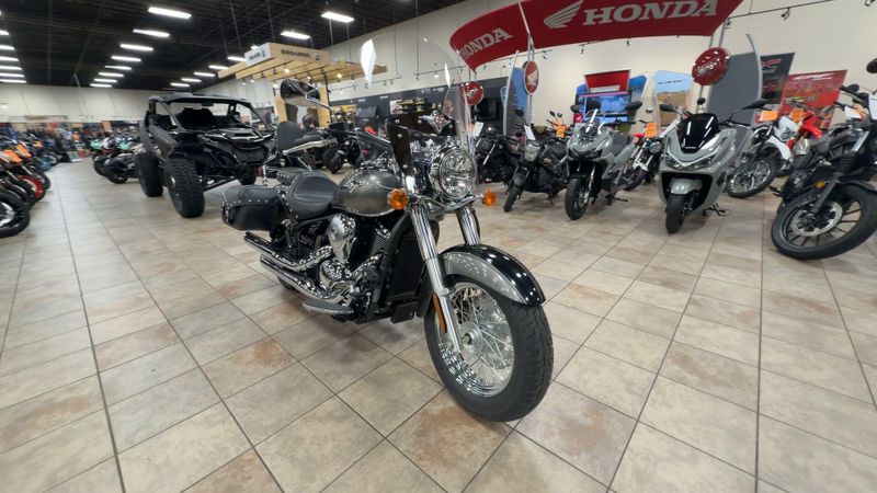 New 2026 Kawasaki VULCAN 900 CLASSIC LT Image 3