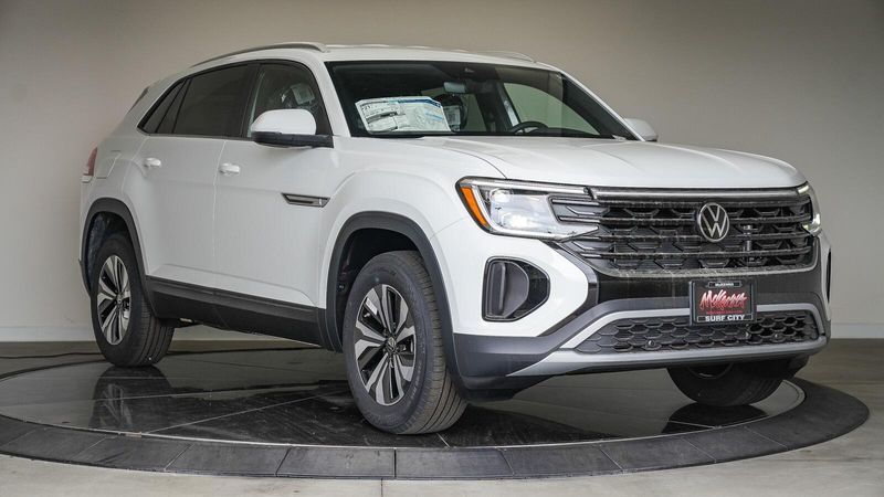 2025 Volkswagen Atlas Cross Sport 2.0T SEImage 5