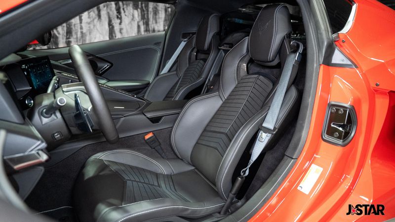2025 Chevrolet Corvette Stingray photo 2