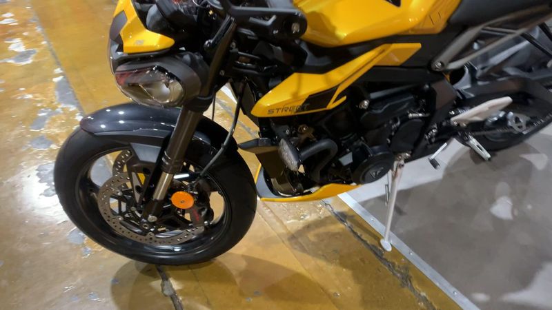 New 2025 Triumph STREET TRIPLE 765 RS Image 7