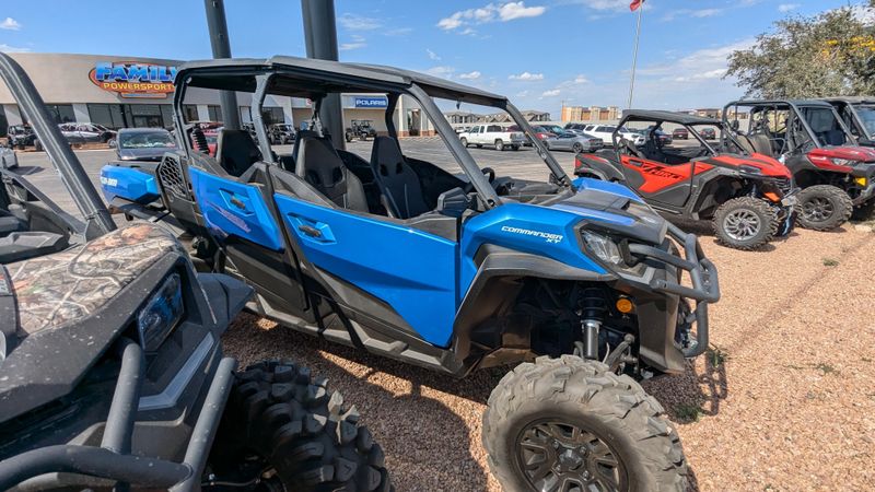 2023 Can-Am COMMANDER MAX XT 1000R DAZZLING BLUE Image 3